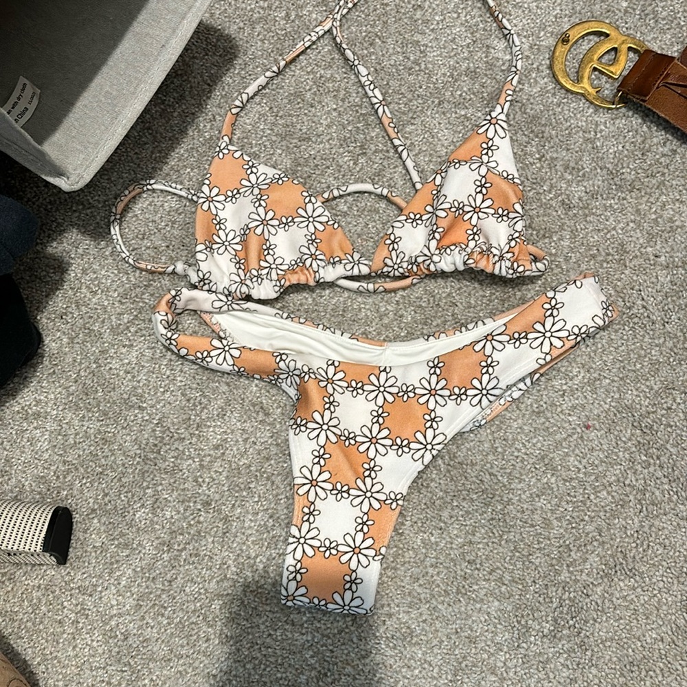 Frankie’s bikini